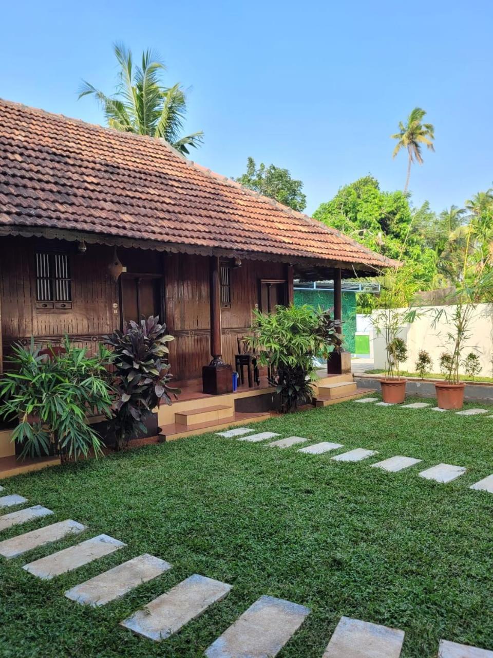 Cherai Beach Palace Eksteriør billede
